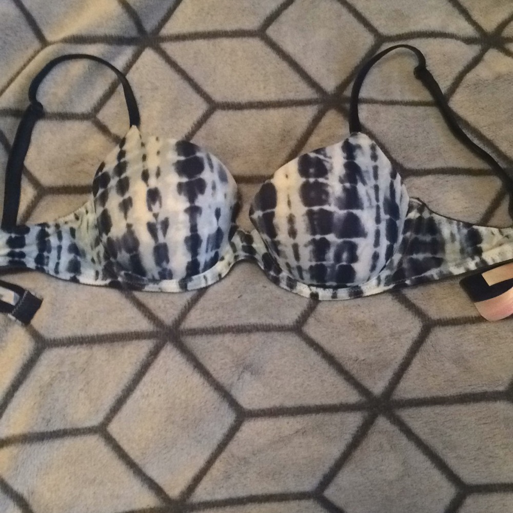 VS PINK BRA